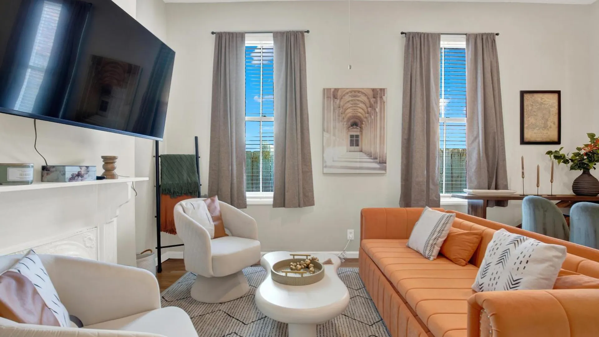 Crawford Square Hideaway Villa Savannah
